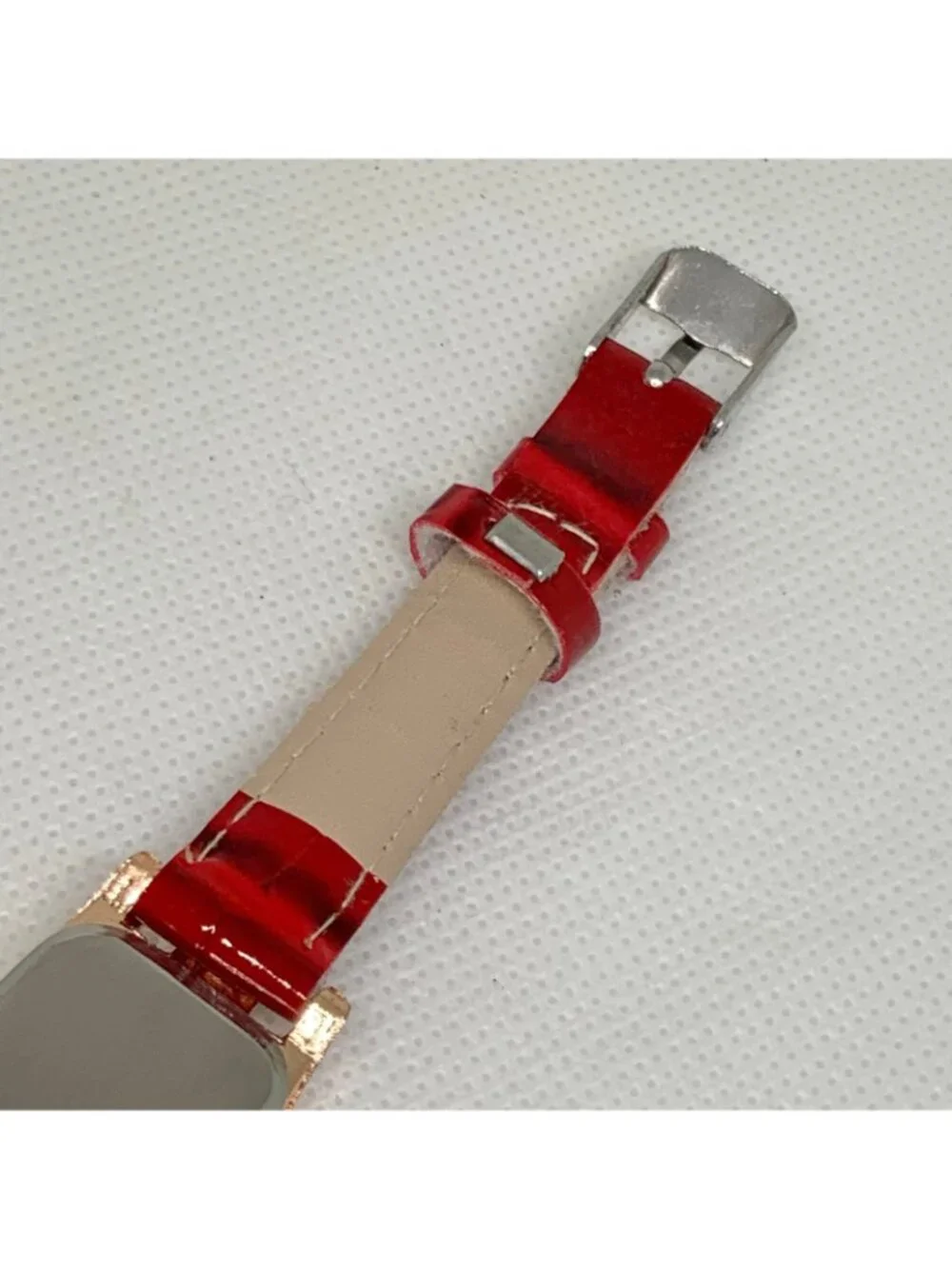 Women’s quartz watch rose gold tone 19mm rhinestones red dial leather running